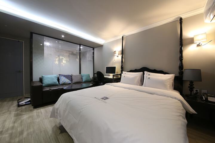 Room 37 of 70