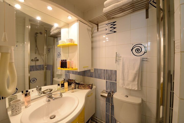Room 549 of 648