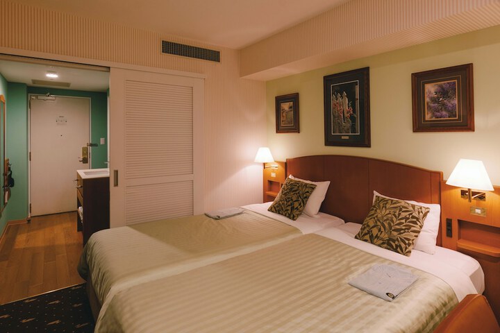 Room 20 of 107
