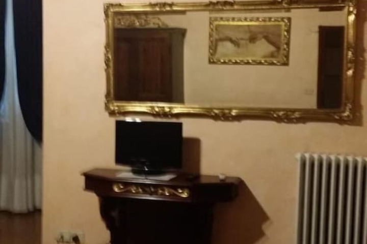 Room 28 of 53