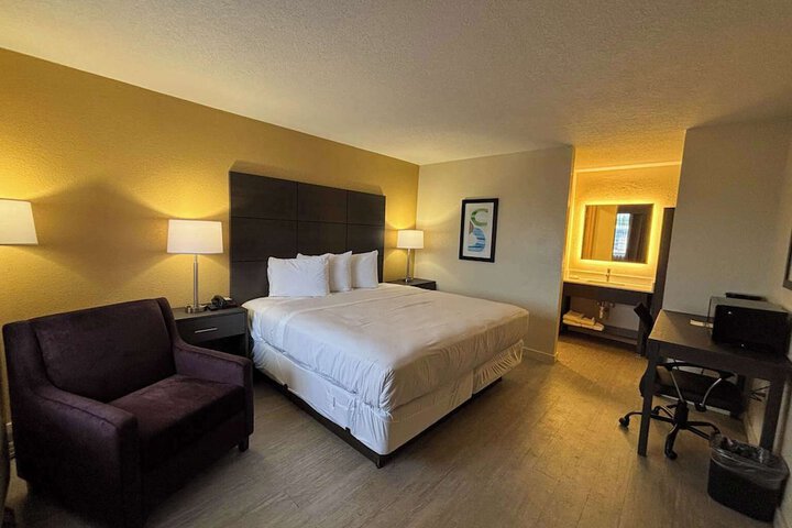 Room 7 of 15
