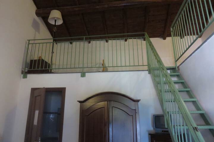 Room 3 of 48