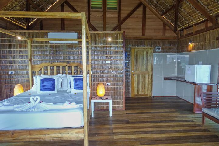 Room 4 of 74