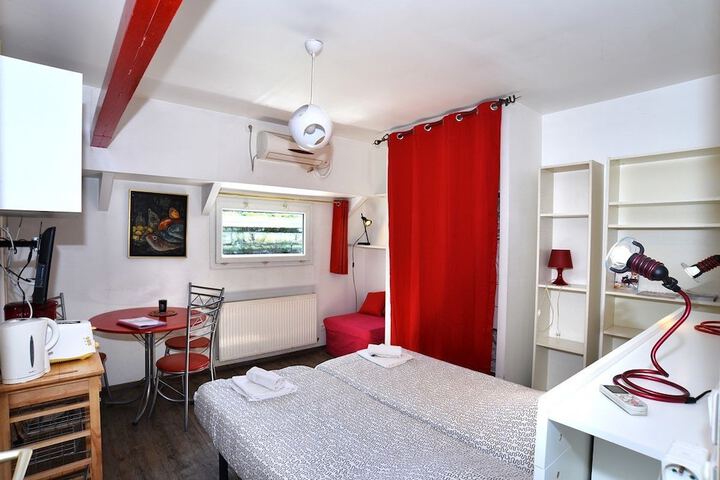 Room 3 of 51