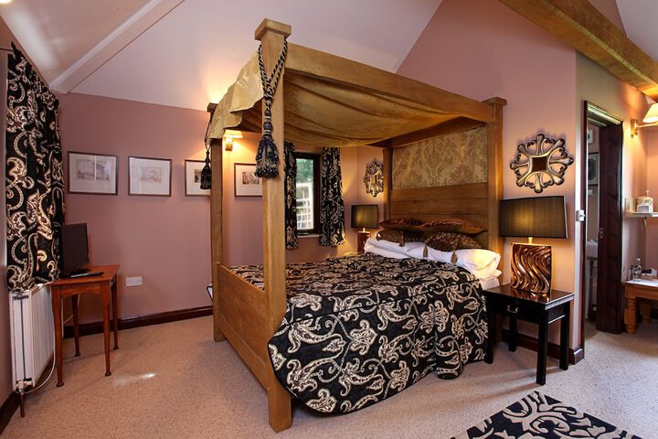 Room 5 of 42