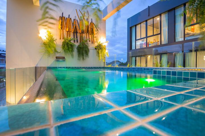 Pool 53 of 143