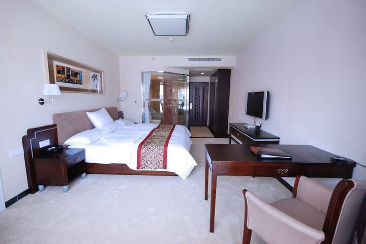 Room 8 of 8