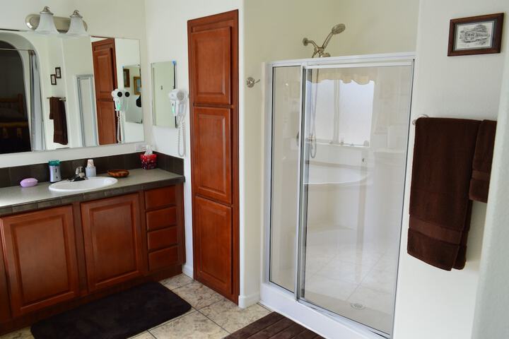 Room 8 of 35