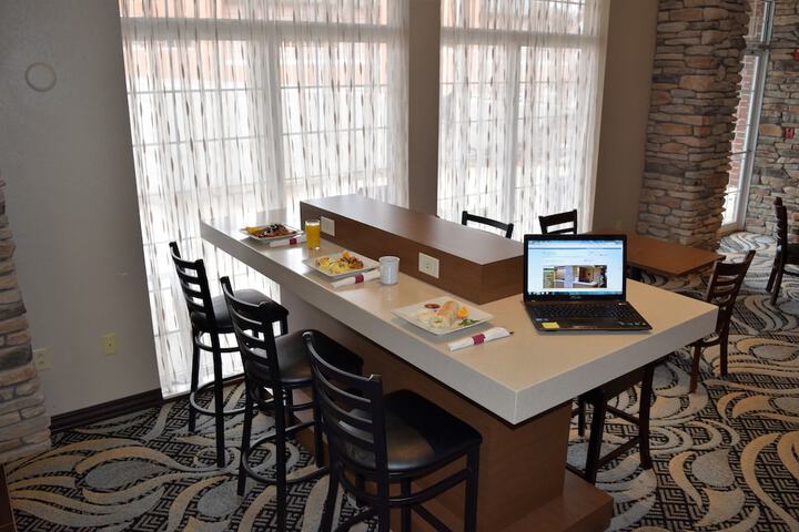 Breakfast area