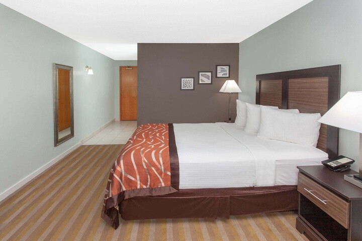 1 King Bed Second Floor (6 of 6)