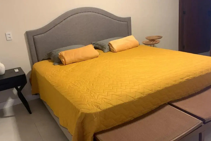 Room 4 of 14