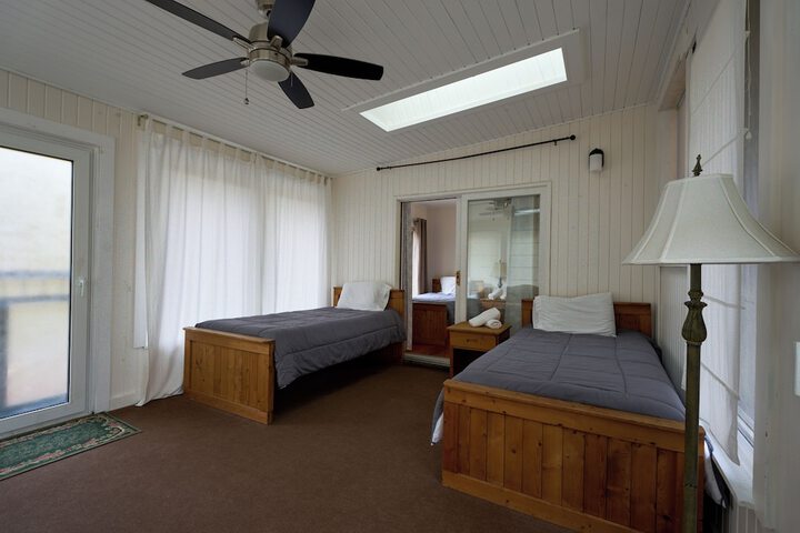 Room 3 of 42