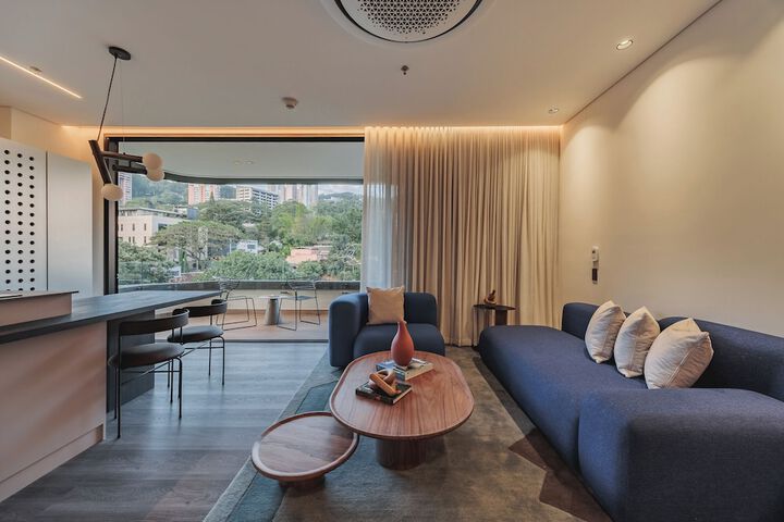 Room 50 of 93