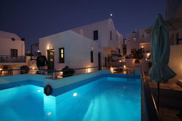 Hotel with Pool