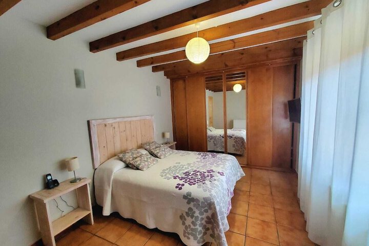 Room 8 of 28