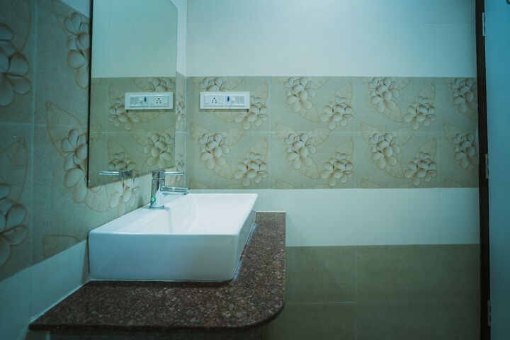 Room 56 of 73