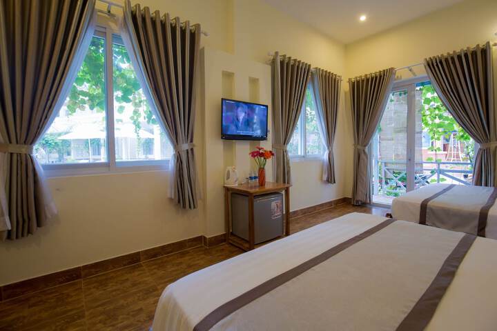 Room 14 of 83