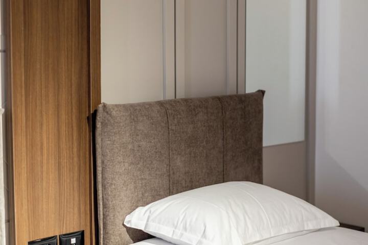 Room 45 of 114