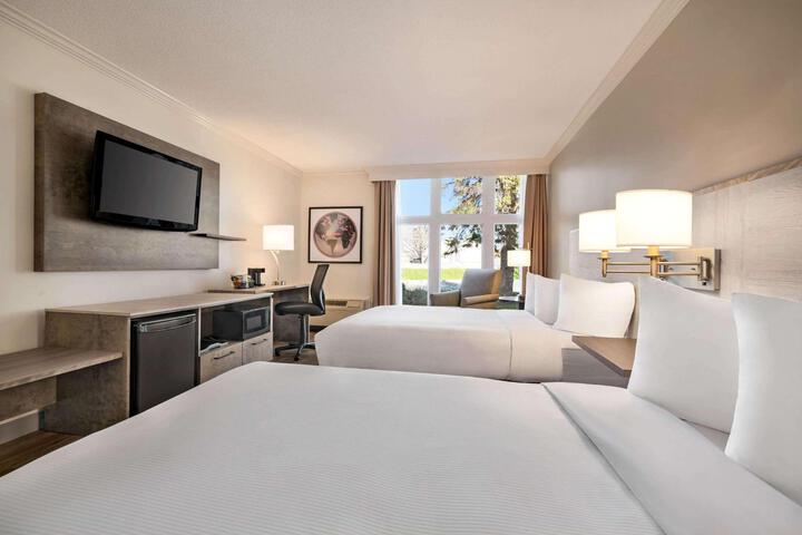 2 Queen Beds (2 of 11)