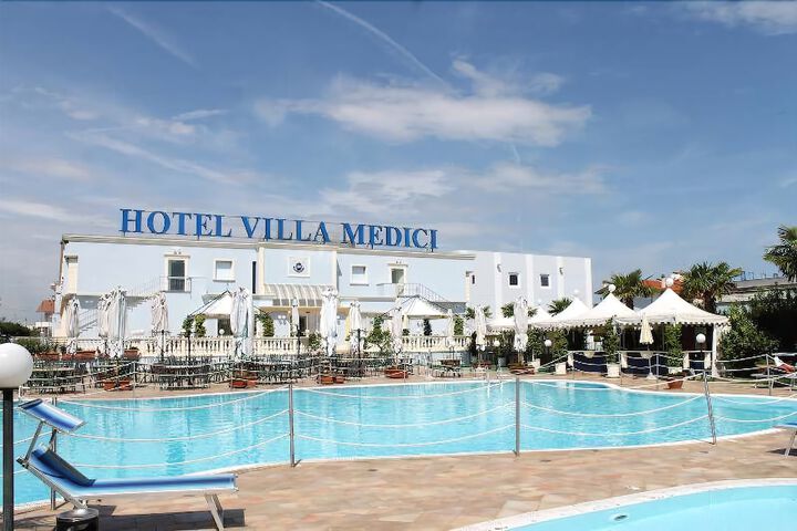Pool Hotel