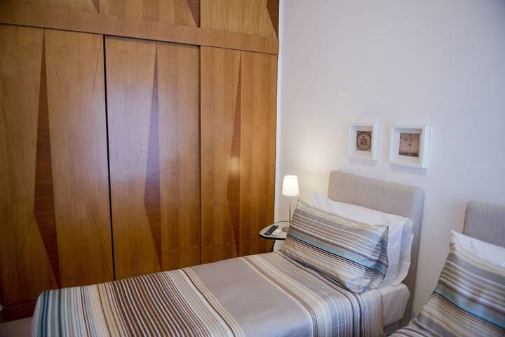Room 44 of 69