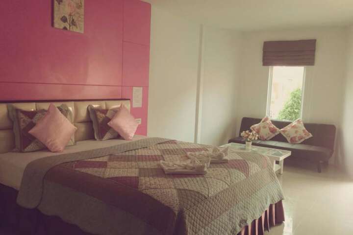 Room 5 of 33