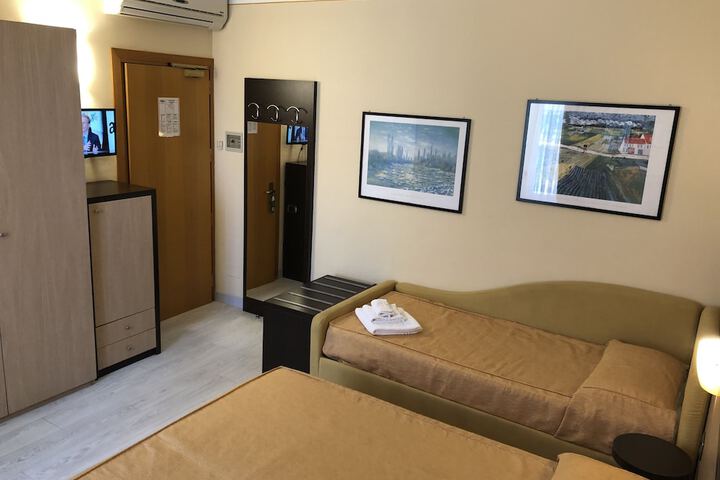 Room 19 of 65