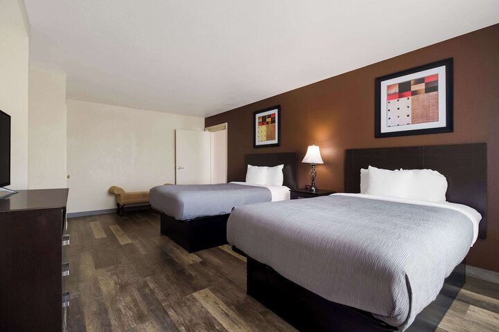 Double Accessible King Size Bed (15 of 20)