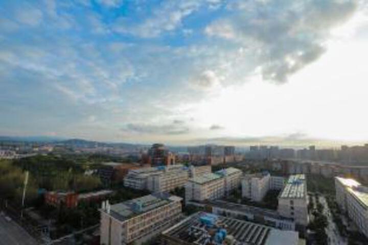 Kunming Jinju Hotel (South high speed railway station)