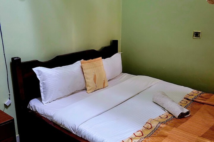 Room 8 of 63