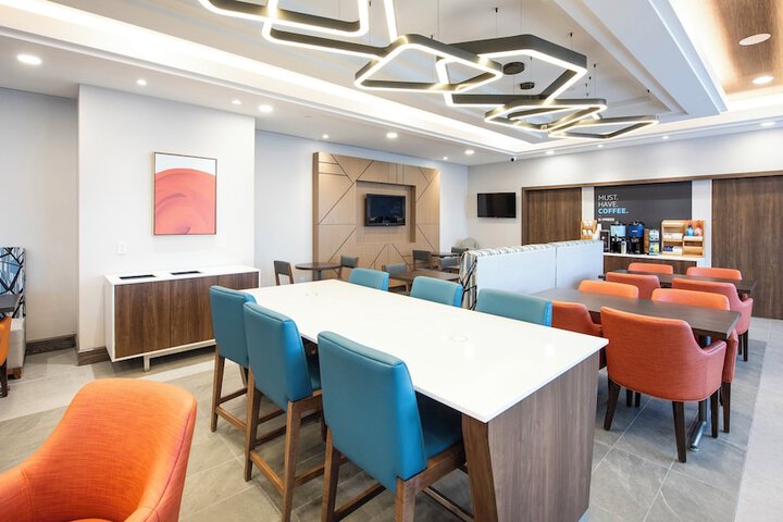 Breakfast/Coffee Service 62 of 94