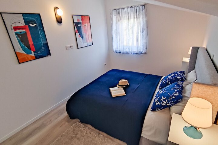 Room 15 of 72