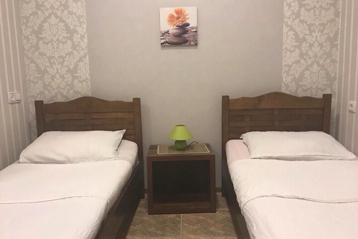 Room 4 of 17