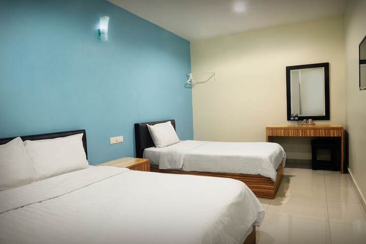 Room 7 of 25