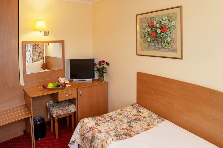 Room 17 of 47