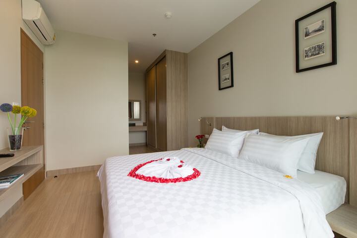 Room 5 of 27