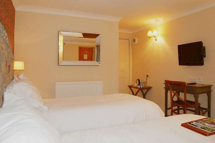 Room 33 of 62