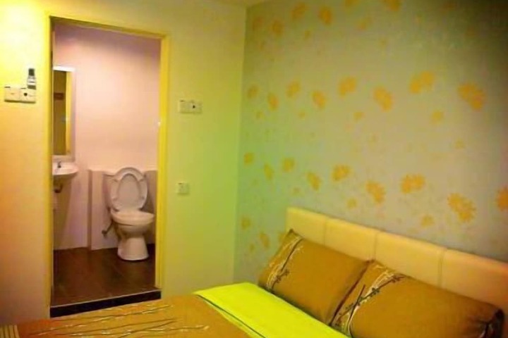 Room 14 of 27