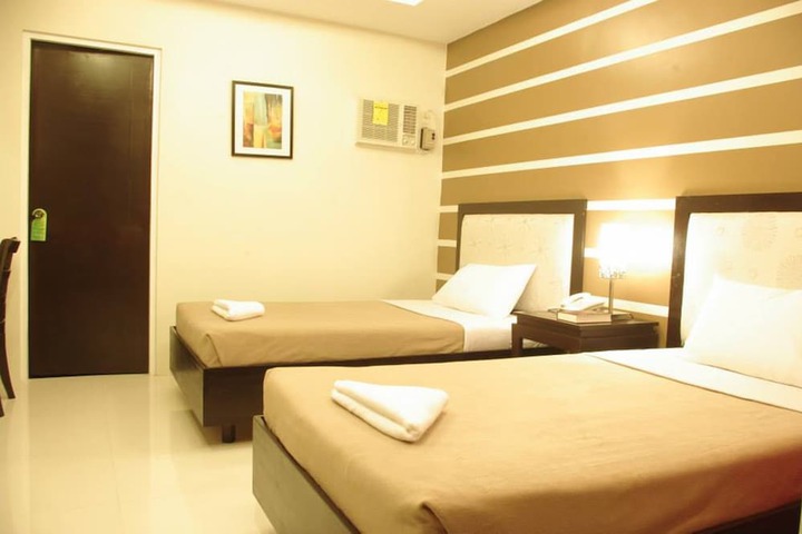 Room 9 of 36