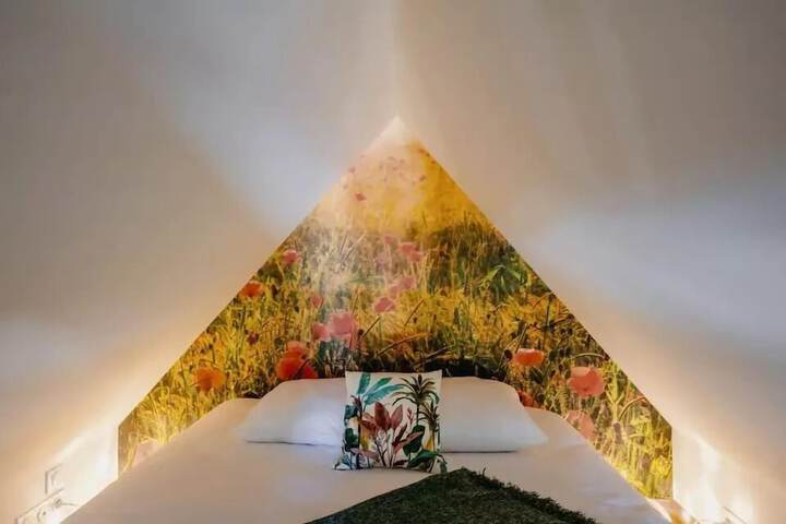 Room 28 of 149