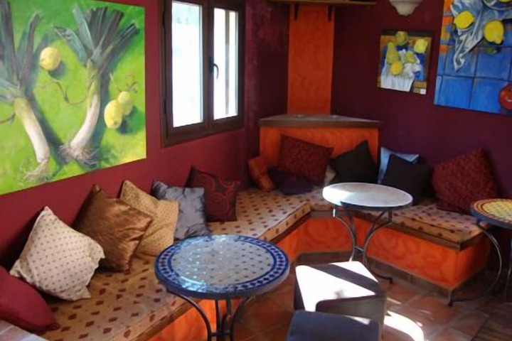Lounge 56 of 67