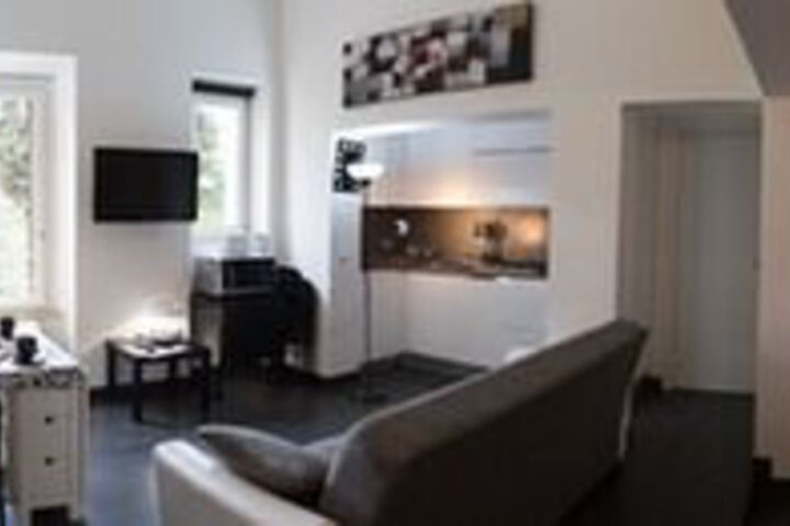 Room 16 of 19
