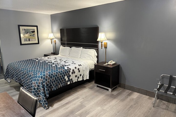Room 40 of 85