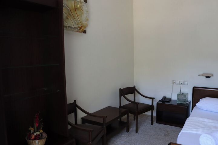 Room 105 of 261