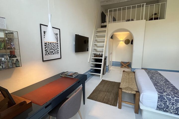 Room 39 of 144