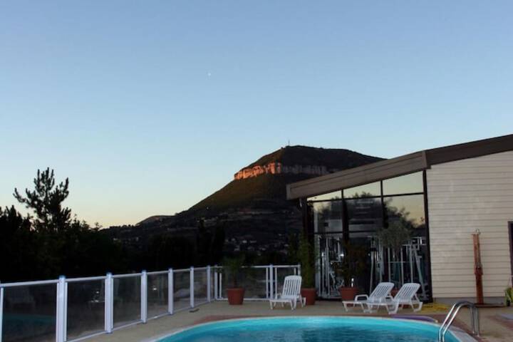 Pool 12 of 18