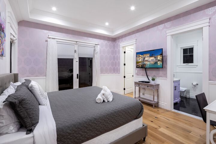 Room 11 of 74