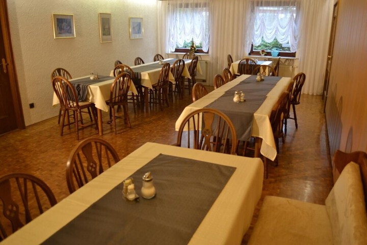Dining 22 of 30