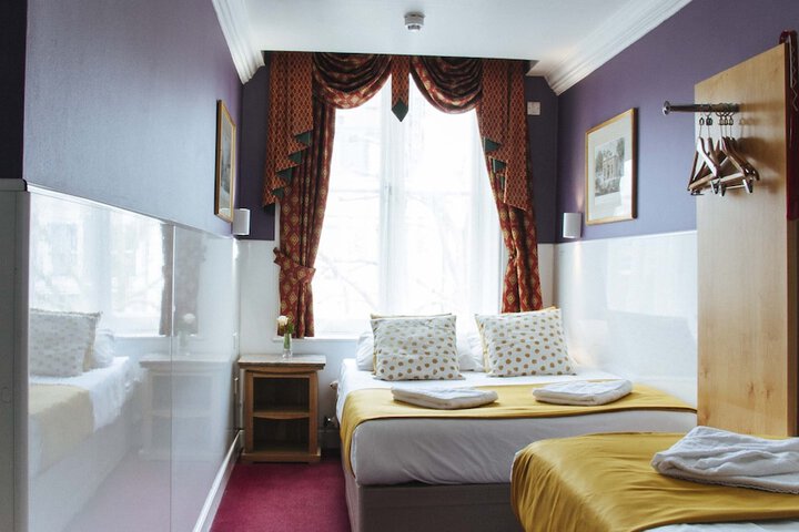 Room 33 of 90