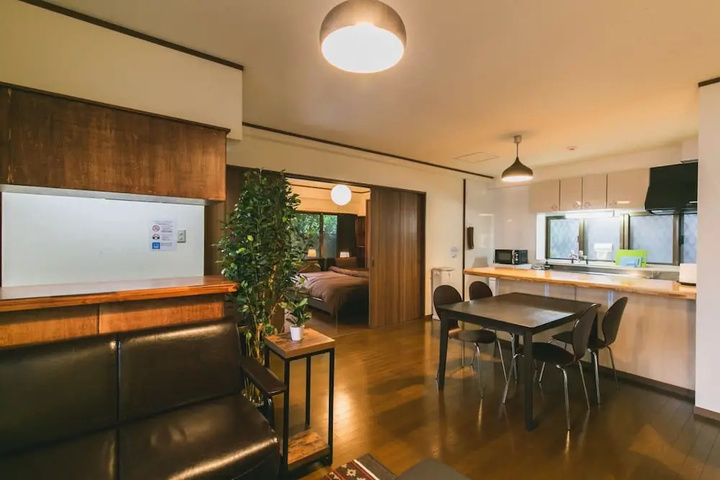 Room 4 of 14